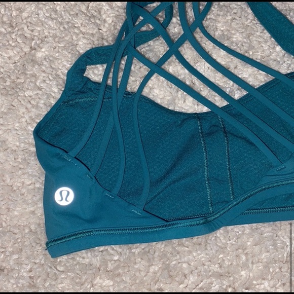 Lululemon free to be bra - Picture 2 of 3